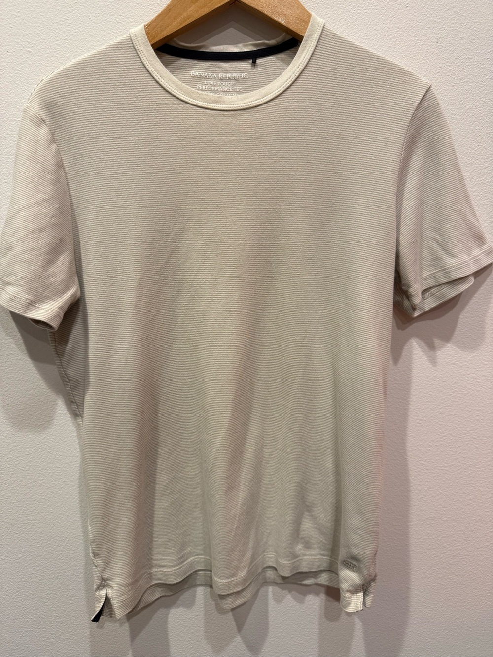 Banana Republic Men's Light Cream Short Sleeve Crew Tee
